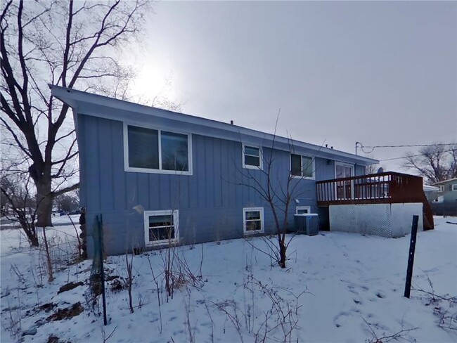 Building Photo - 1309 11th Ave W
