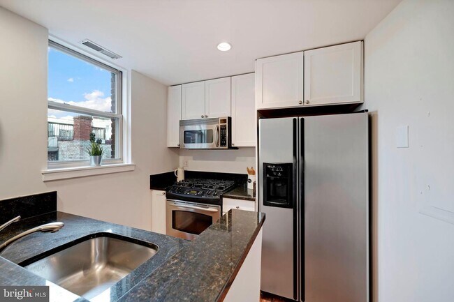 Building Photo - 2535 13th St NW