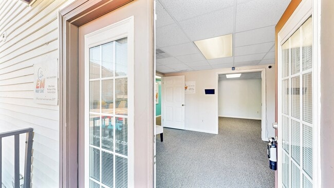 Building Photo - 383 W North St