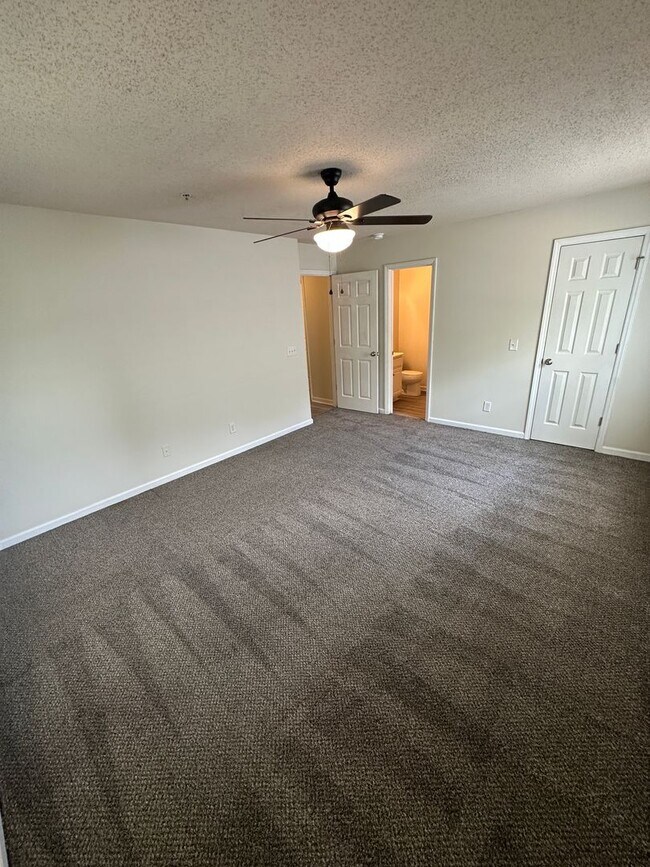 Building Photo - 3475 Forestdale Dr
