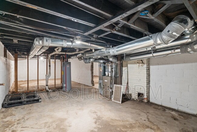 Building Photo - 801 N Dearborn St