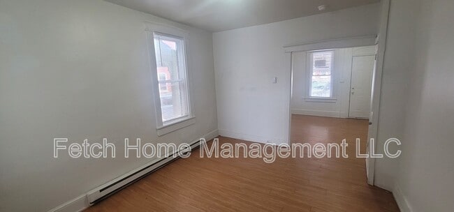 Building Photo - 438 E Strawberry St