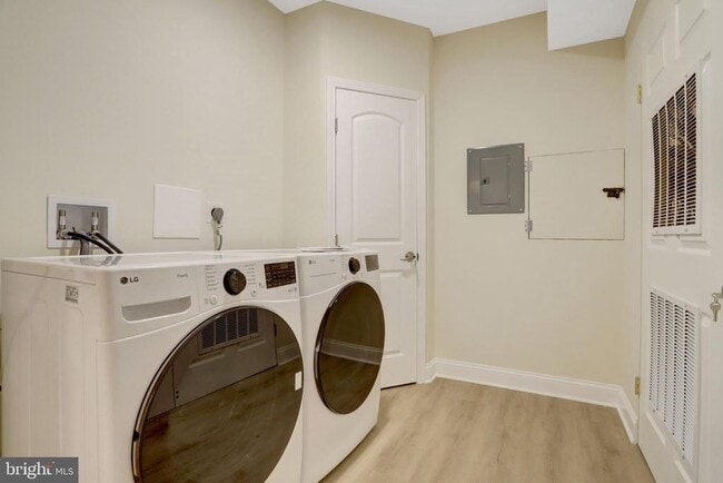Building Photo - 8305 Covington Woods Ct