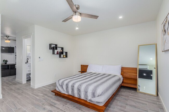 Building Photo - **COMING SOON!**Central- Charming 1 bd w/ ...