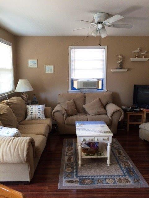 Building Photo - 17 E 12th St