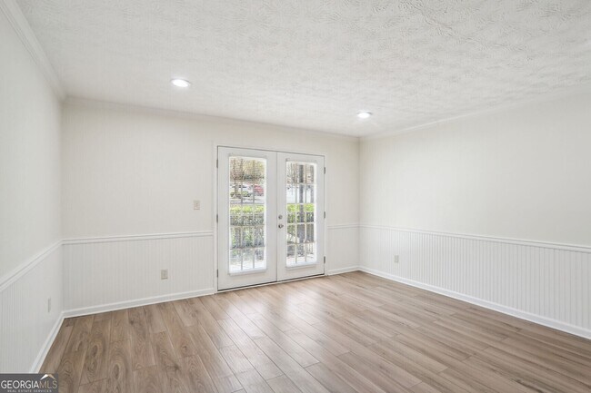 Building Photo - 3707 Essex Ave