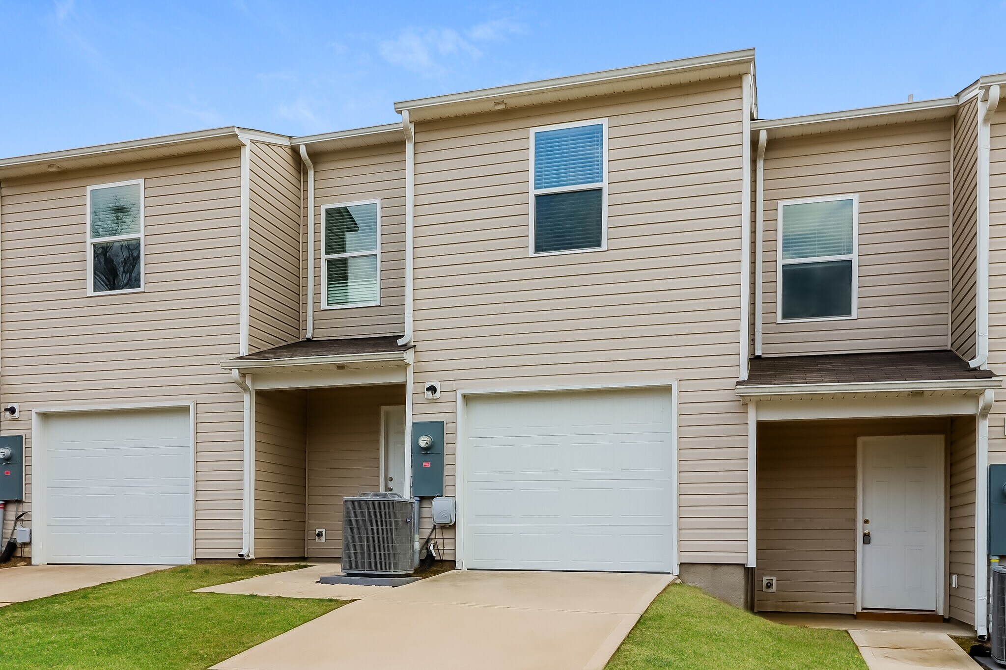 Building Photo - 291 Century Dr