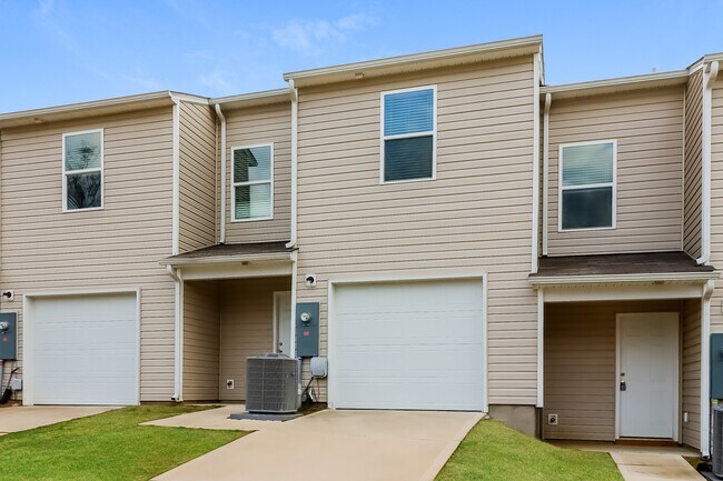 Building Photo - 295 Century Dr