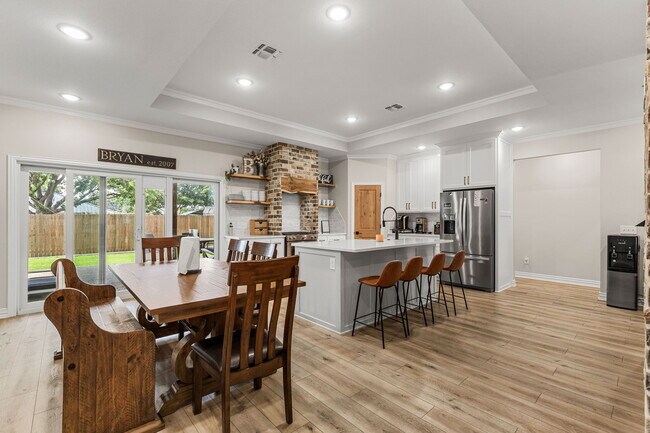 Building Photo - 304 Mariners Wy