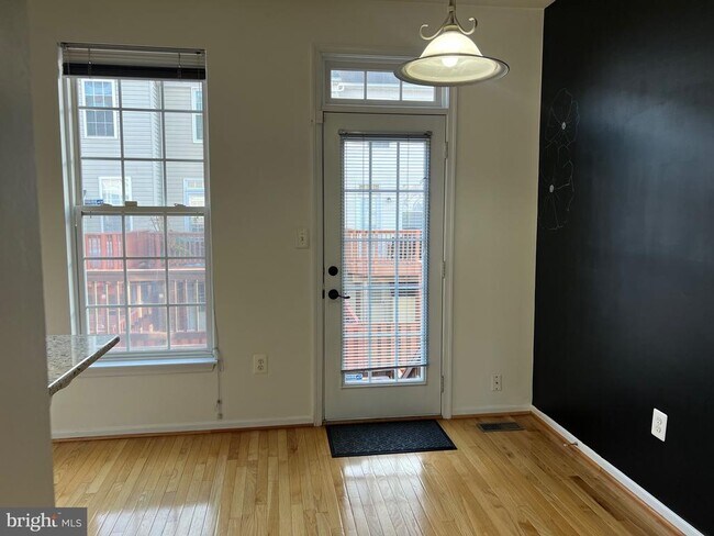 Building Photo - 5925 Kirkcaldy Ln