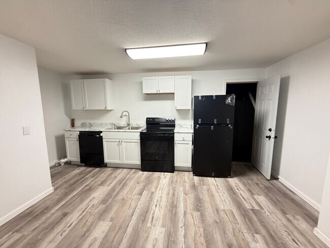 Building Photo - 2 Bed 1 Bath Springfield, MO
