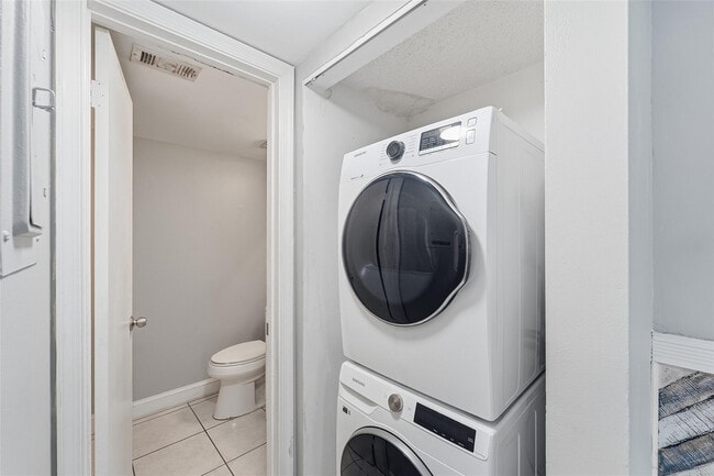 Building Photo - 2501 NW 99th Ave