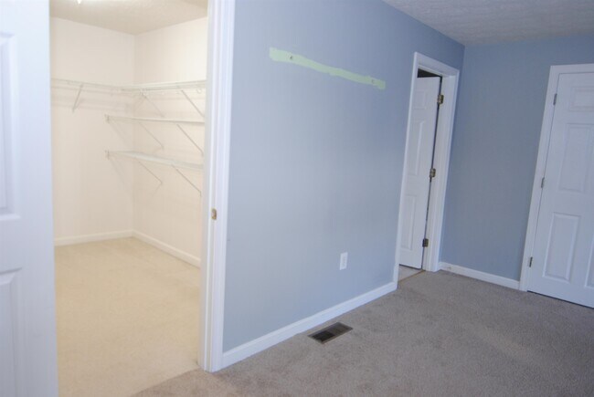 Building Photo - 65 Georgetown Dr