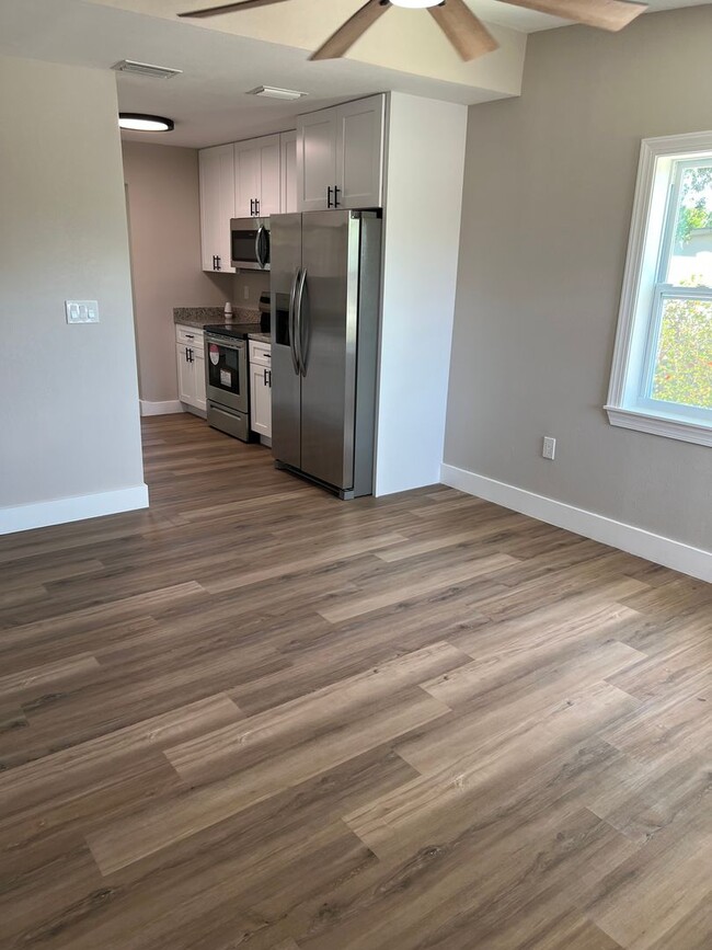 Building Photo - Totally updated !!  All new interior.  Bri...