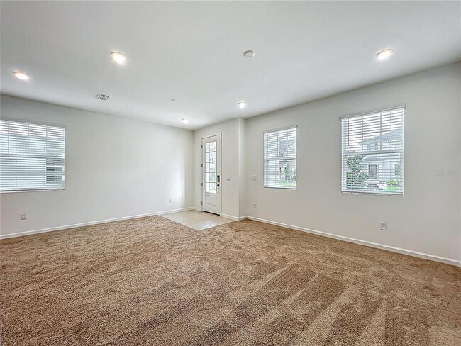 Building Photo - 9824 Walkway Dr