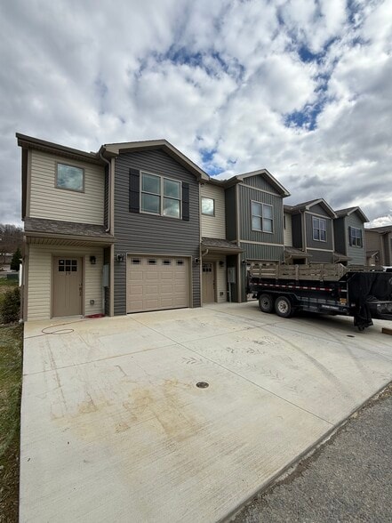 Primary Photo - 23 Goliath Dr