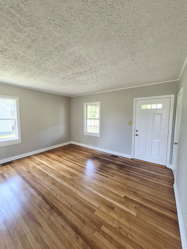 Building Photo - 2917 Creighton Rd