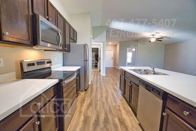 Building Photo - 121 Parish Dr