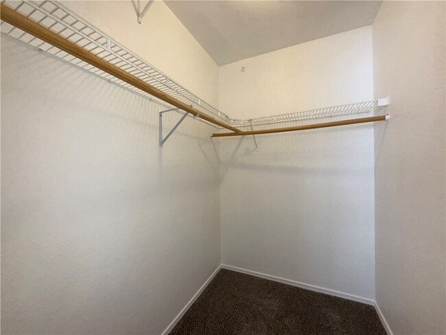 Building Photo - 807 Gemstone Ave