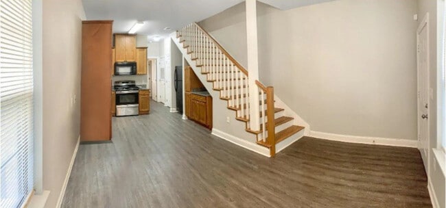 Building Photo - 5553 Paige St