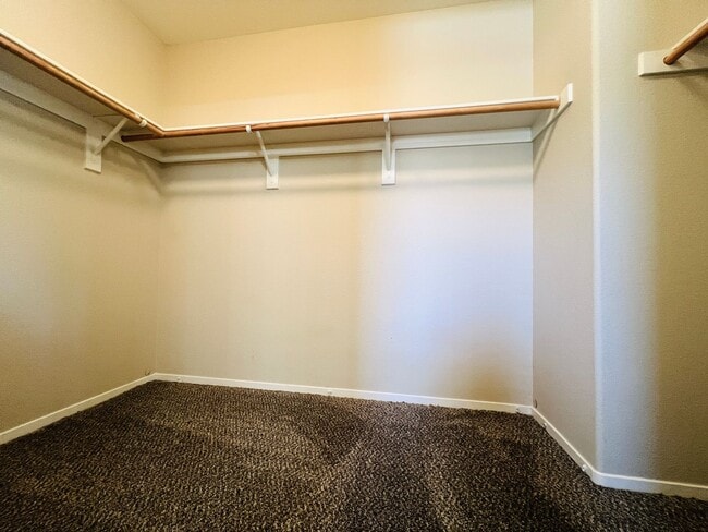 Building Photo - Blue Diamond & Durango 2-story, 3 Bedroom + Den SW home ready for immediate move in!