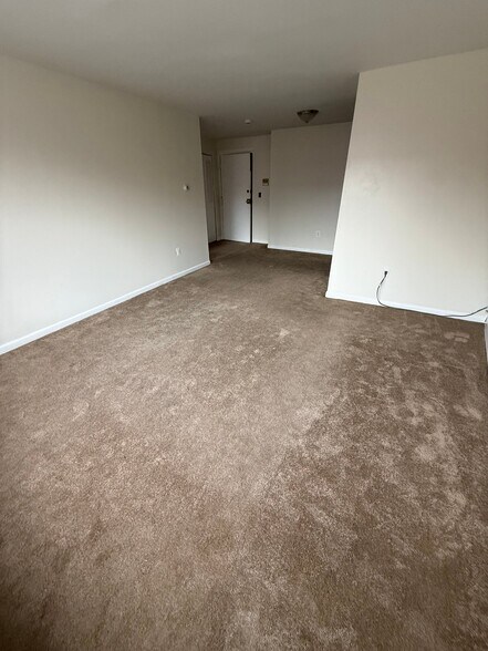 Building Photo - 16 Niles St