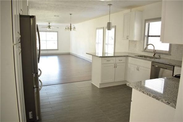 Building Photo - 722 S Winnetka Ave