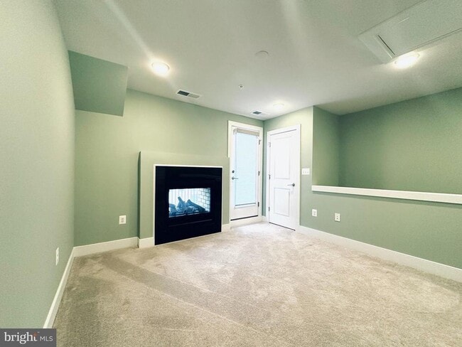 Building Photo - 1009 Rockwell Ave