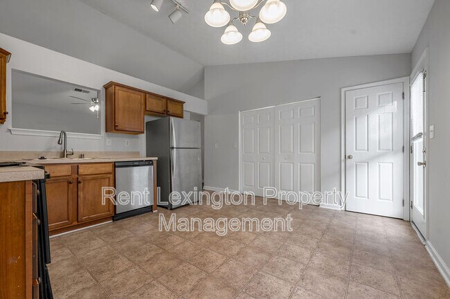 Building Photo - 660 Morgan Hills Dr