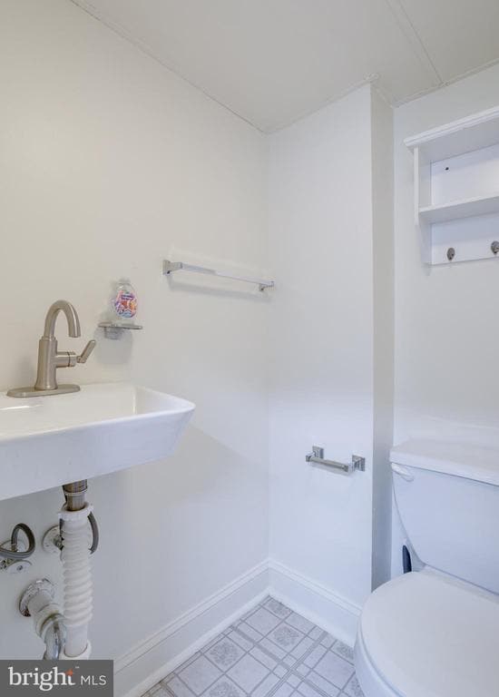 Building Photo - 2719 Albemarle Dr