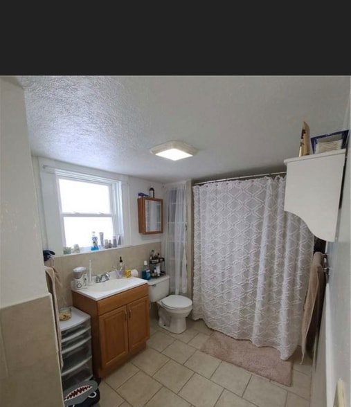 Building Photo - 229 Holland St