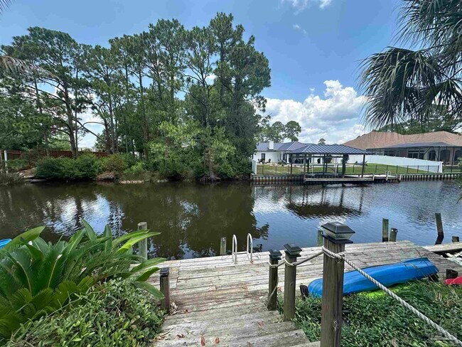 Building Photo - 1611 Luzon Ln