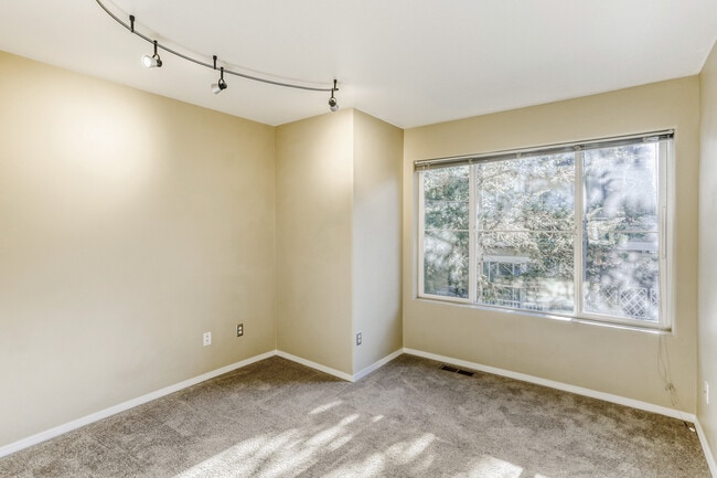 Building Photo - 14120 SW Barrows Rd