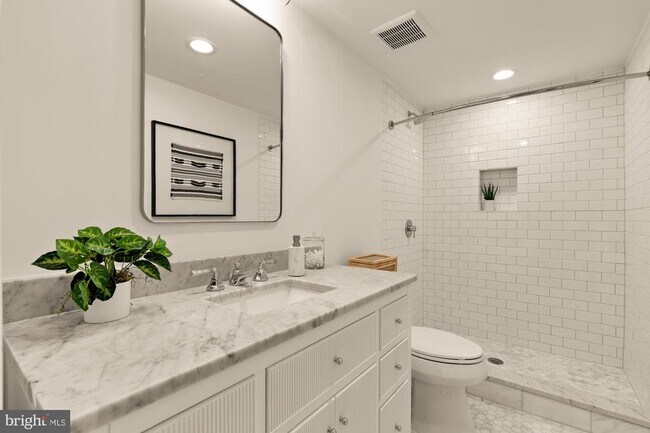 Building Photo - 4830 8th St NW