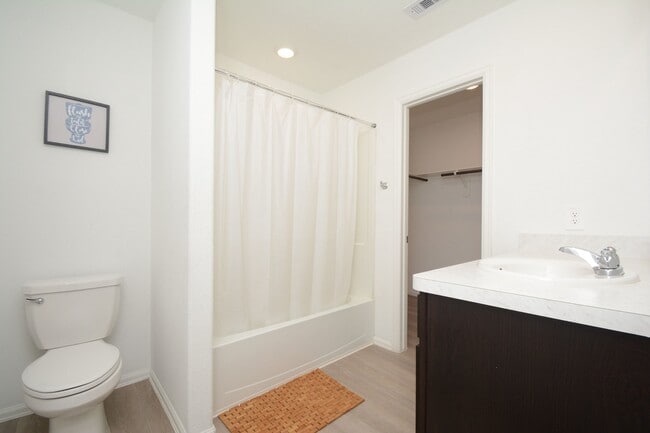 Building Photo - 379 Jewett Meadow Dr