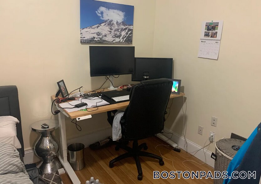 Building Photo - 224 Hanover St