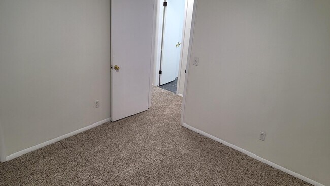 Building Photo - 515 Gayclifee Terrace