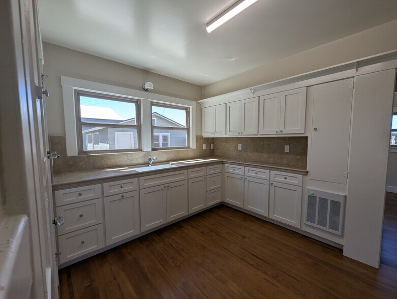 Building Photo - 211 Freitas Rd