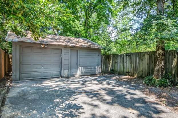 Building Photo - 373 S Fenwick Rd