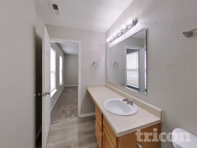 Building Photo - 10740 Wymm Ln