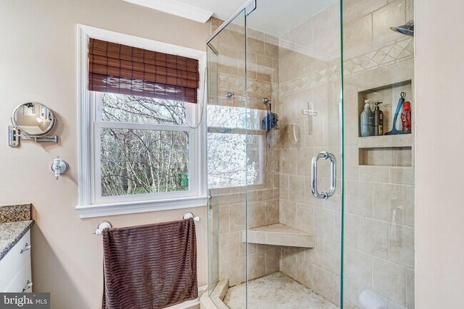 Building Photo - 6302 Shiplett Blvd