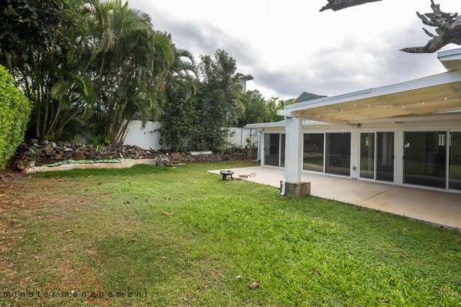 Building Photo - 531 Ulumu St