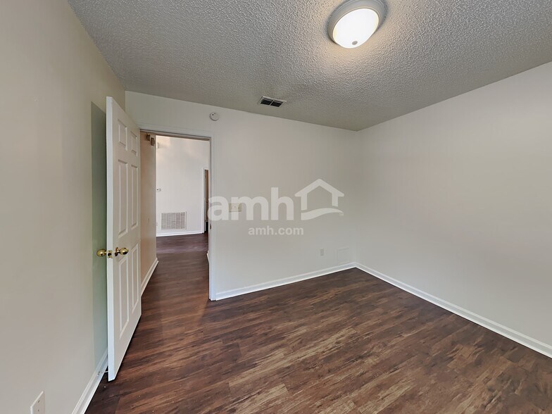 Building Photo - 7992 Seahaven Ct