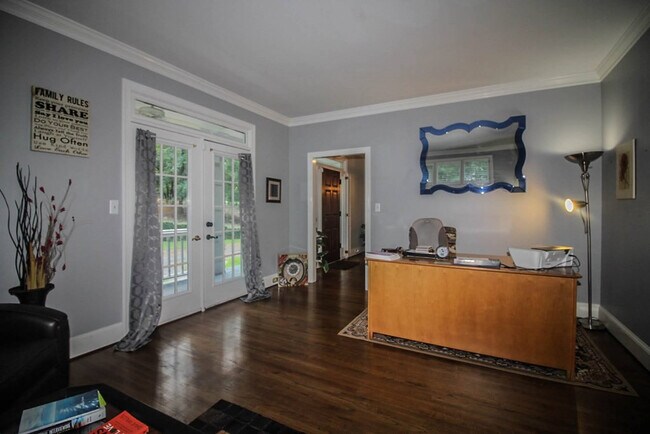 Building Photo - 4265 Deerwood Ln