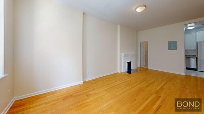 Building Photo - 52 W 56th St