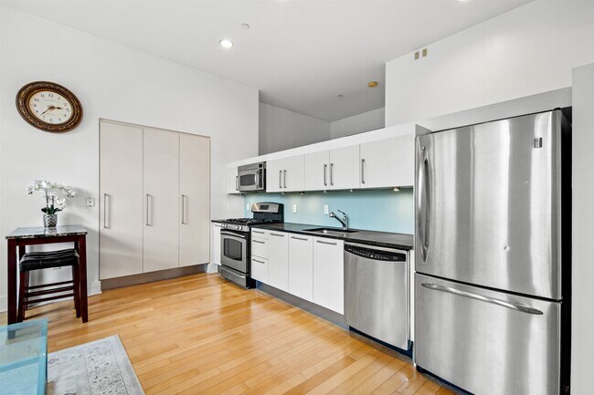 Building Photo - 4 Beacon Way