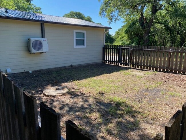 Building Photo - 1549 Ranger Hwy