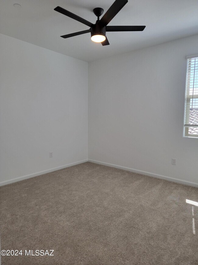 Building Photo - 5595 S Adero Cyn Trl