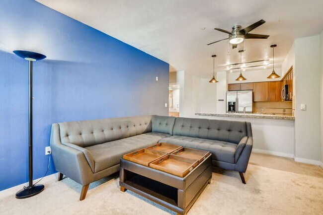 Building Photo - SPACIOUS 1-BEDROOM APARTMENT FOR RENT IN DOWNTOWN BALLARD!