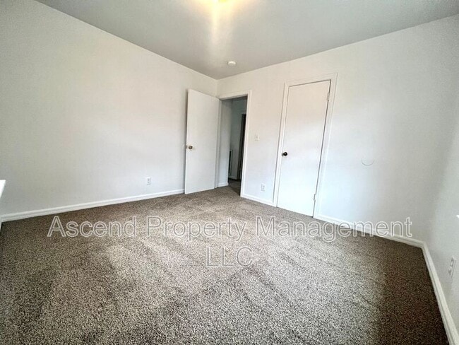 Building Photo - 623 Belle Vista Ave